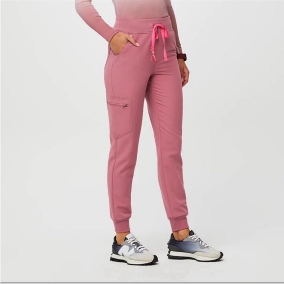 Figs Pants - Figs Women’s BCA Zamora Jogger Scrub Pants in Quartz